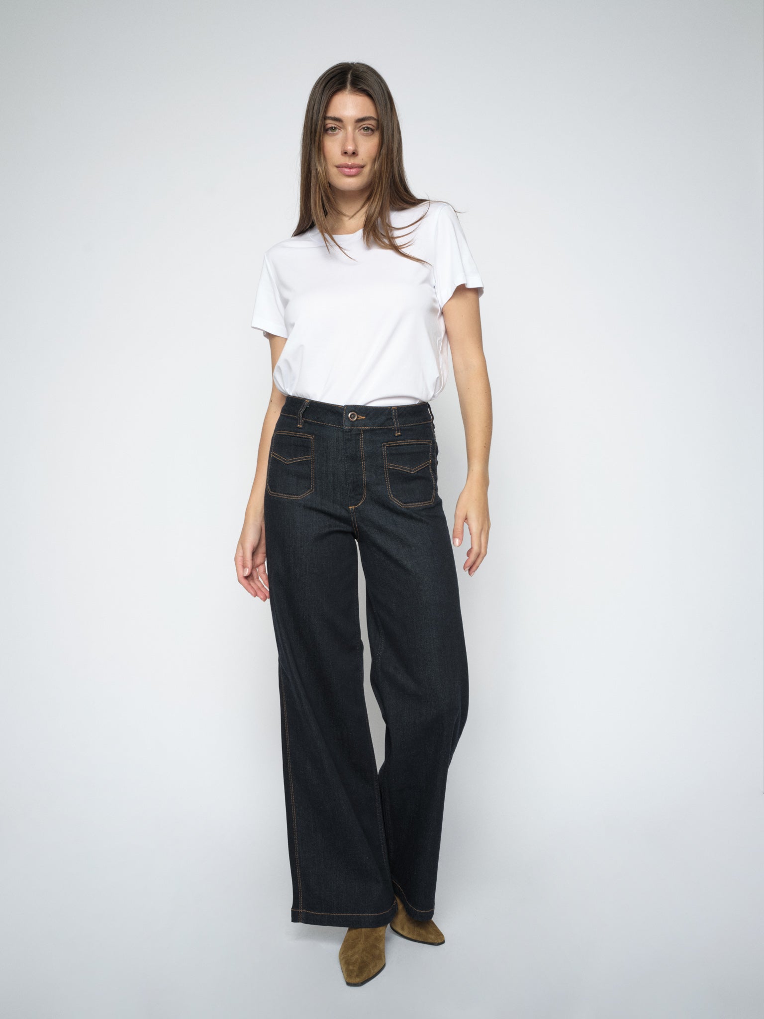 Modelshot / Dark Blue / Detail